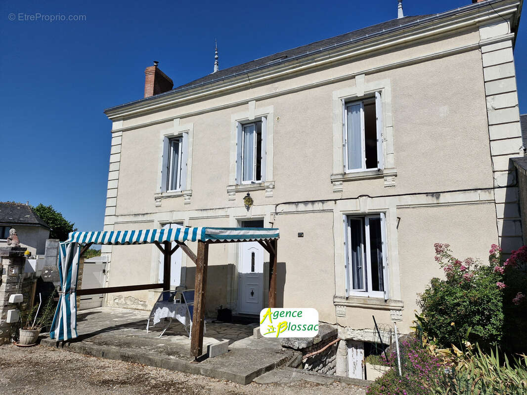 Maison à SAINT-GERVAIS-LES-TROIS-CLOCHERS