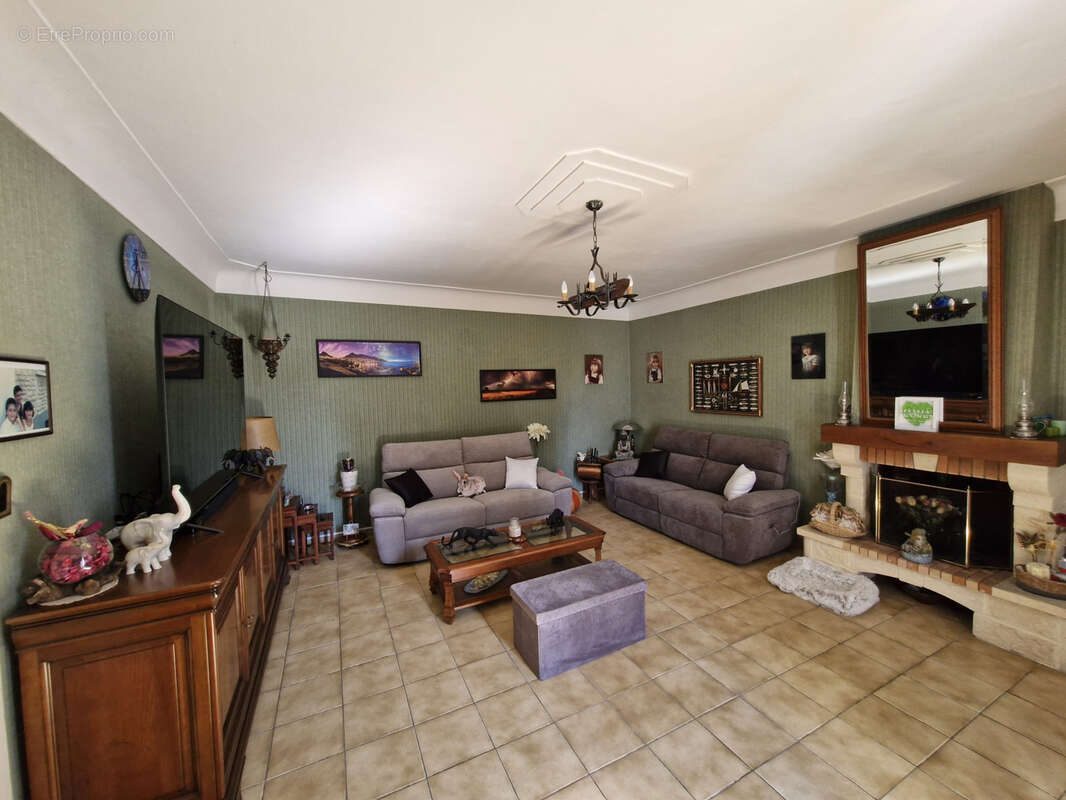 Maison à SAINT-GERVAIS-LES-TROIS-CLOCHERS