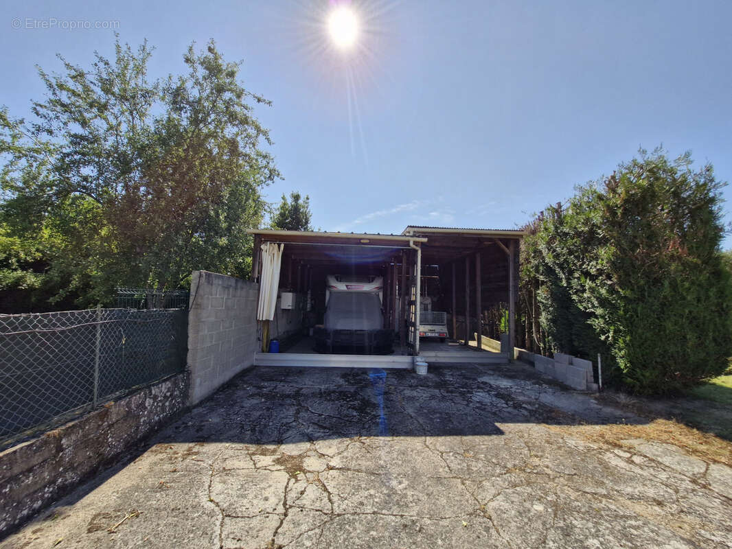 Maison à SAINT-GERVAIS-LES-TROIS-CLOCHERS