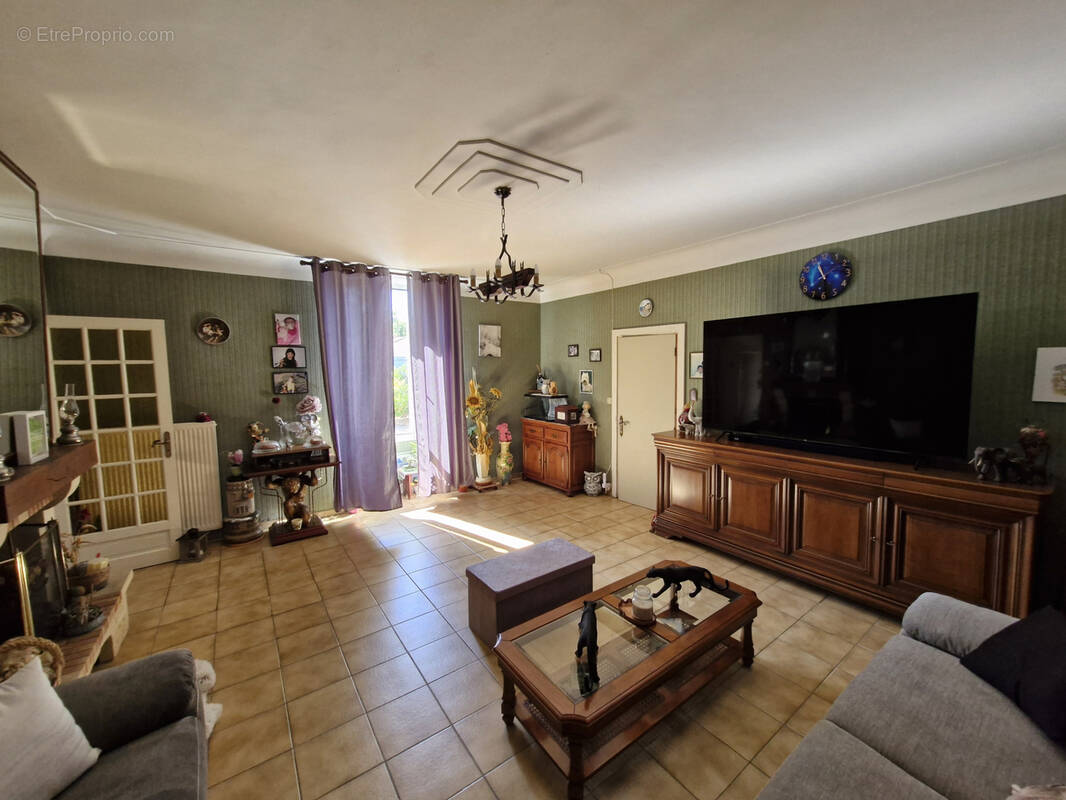 Maison à SAINT-GERVAIS-LES-TROIS-CLOCHERS