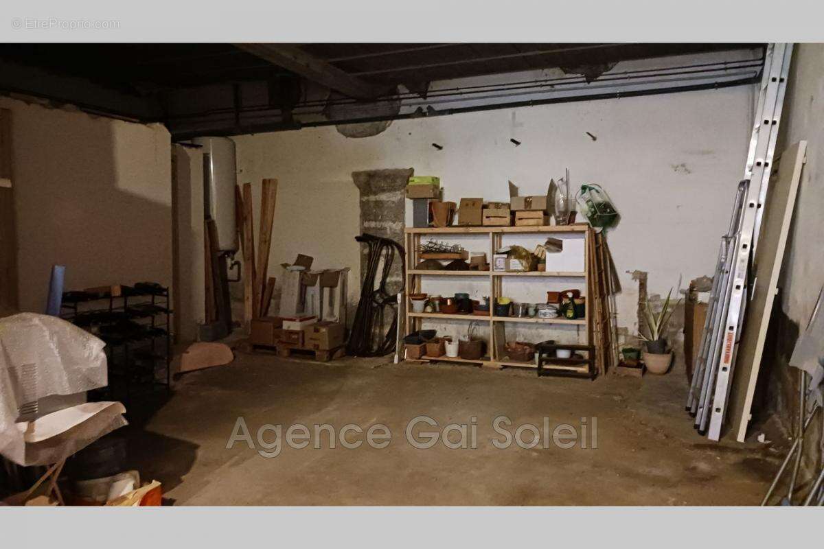 Maison à NISSAN-LEZ-ENSERUNE