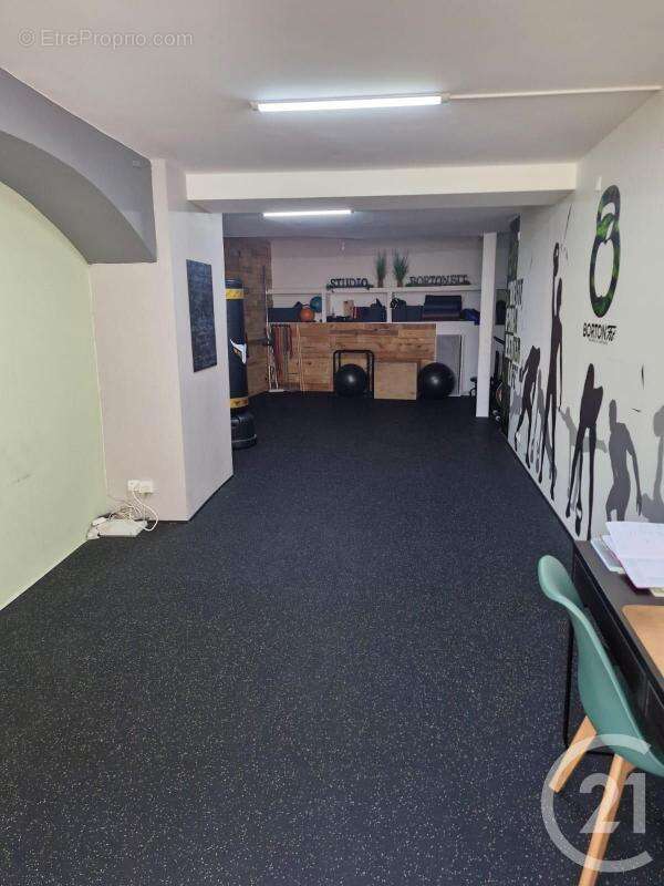 Commerce à SAINT-JEAN-DE-VEDAS