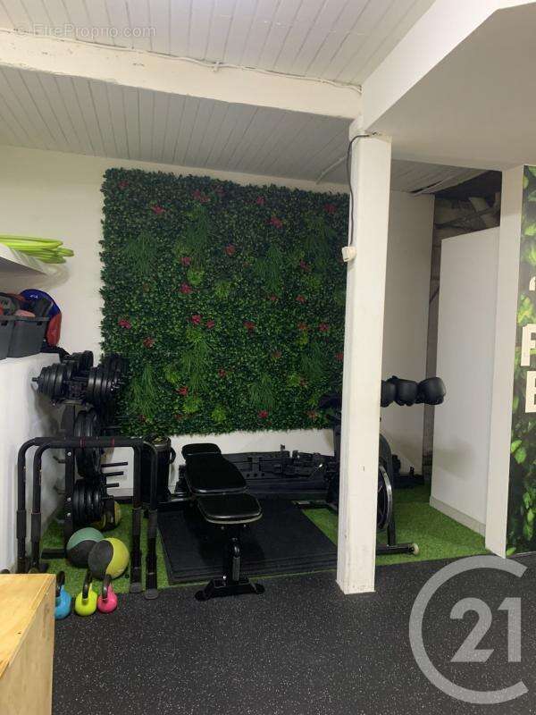 Commerce à SAINT-JEAN-DE-VEDAS