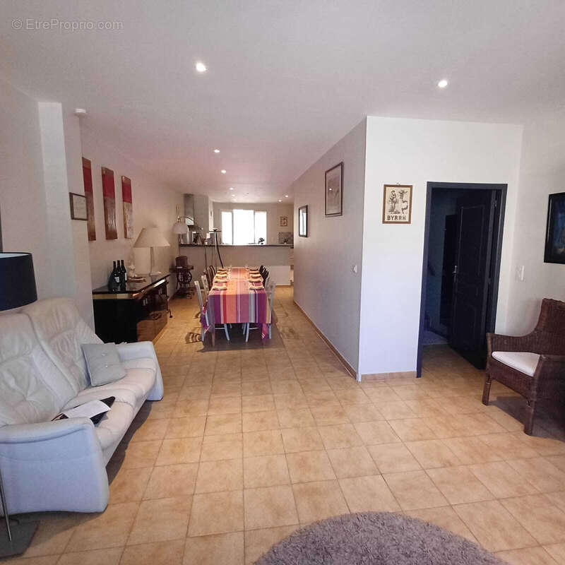 Maison à CAUDIES-DE-FENOUILLEDES