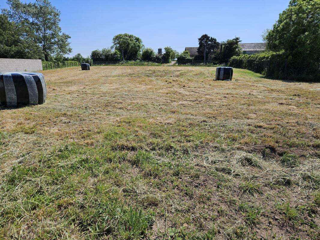 Maison à SAINT-HERBLON