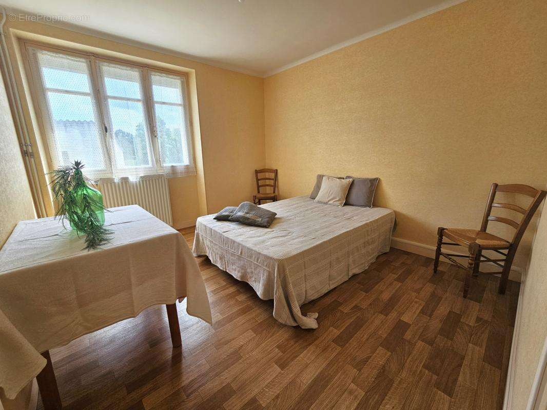 Maison à SAINT-HERBLON