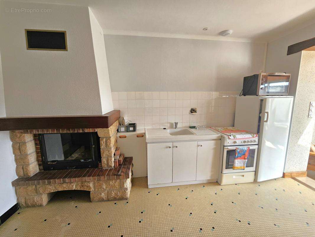 Maison à SAINT-HERBLON