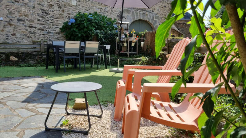 Maison à SAINTE-FEREOLE