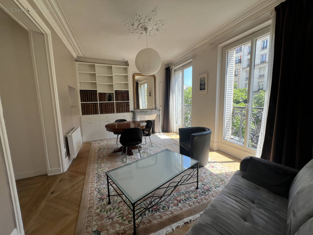 Appartement à PARIS-11E