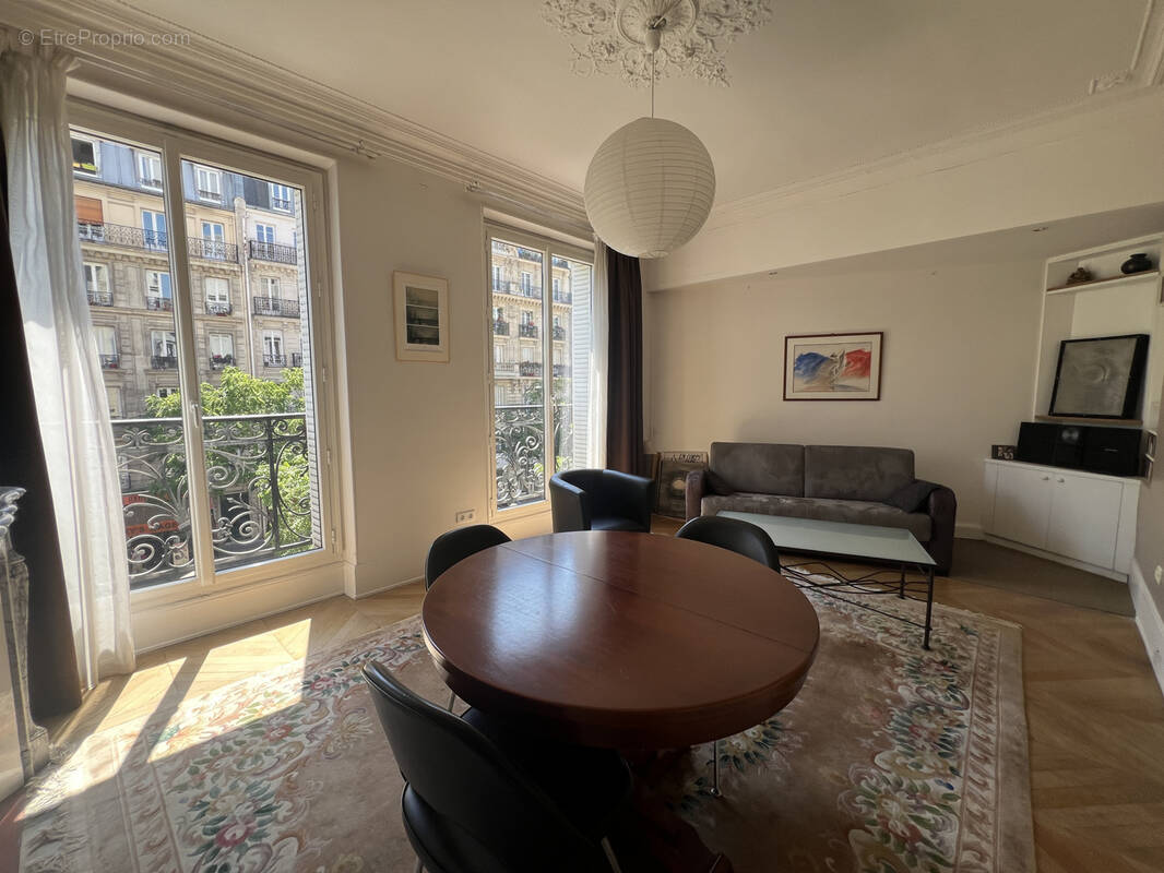 Appartement à PARIS-11E