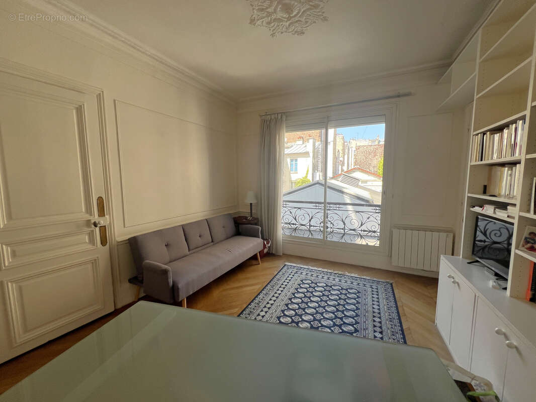 Appartement à PARIS-11E