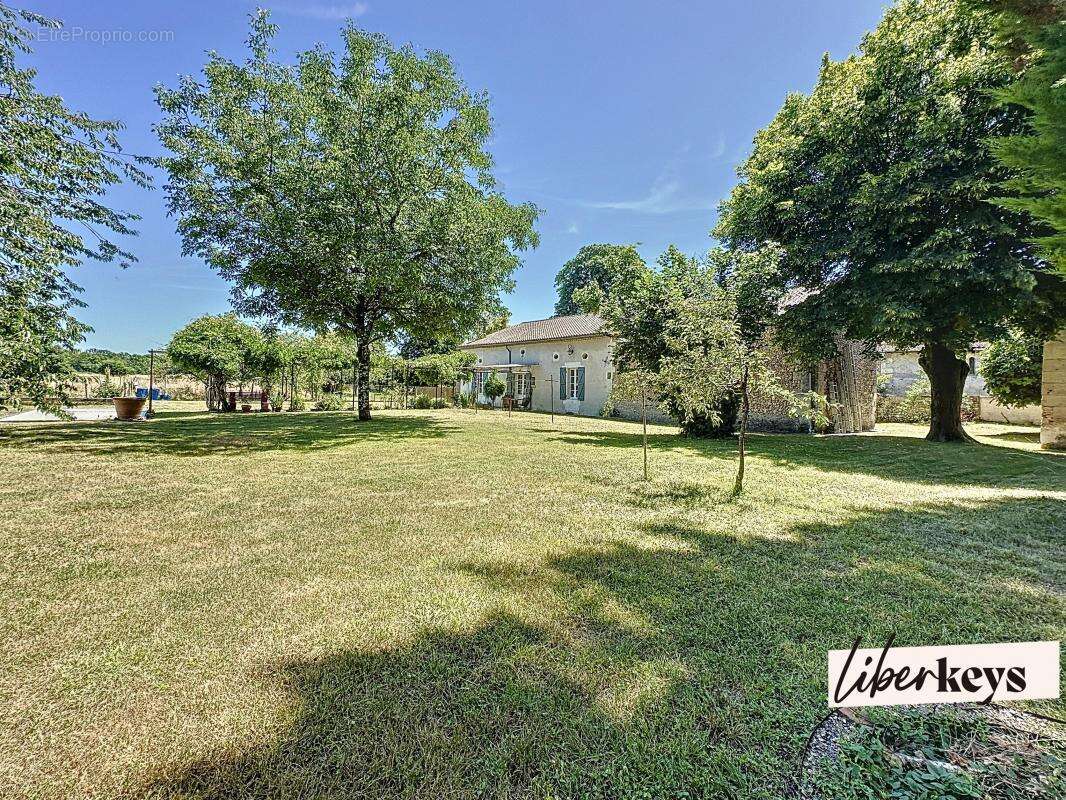 Maison à PETIT-BERSAC