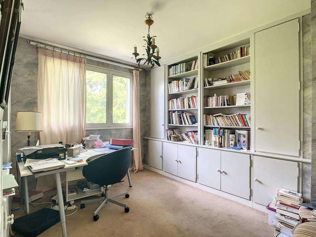 Maison à VOISINS-LE-BRETONNEUX