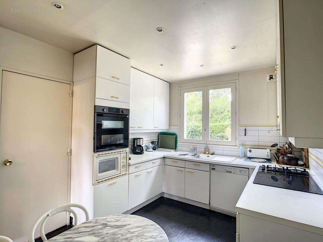 Maison à VOISINS-LE-BRETONNEUX