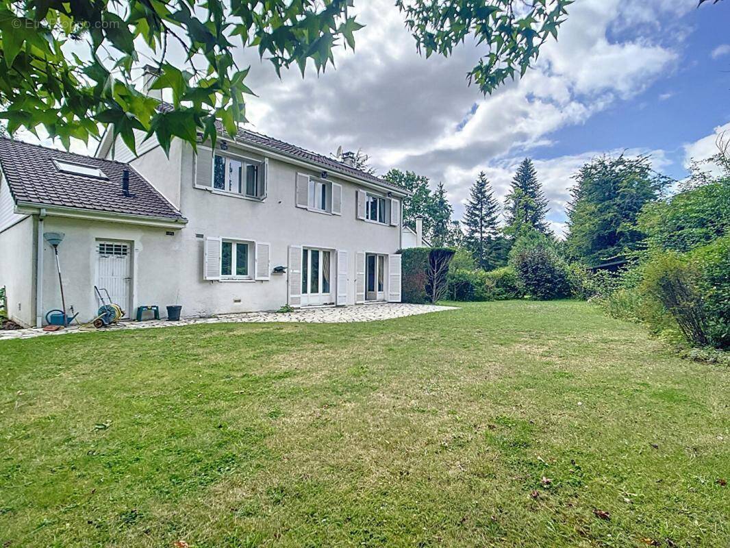 Maison à VOISINS-LE-BRETONNEUX