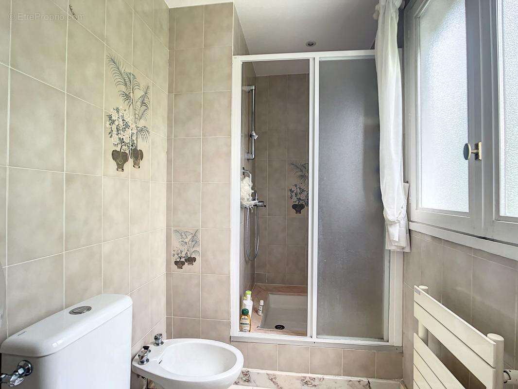 Maison à VOISINS-LE-BRETONNEUX