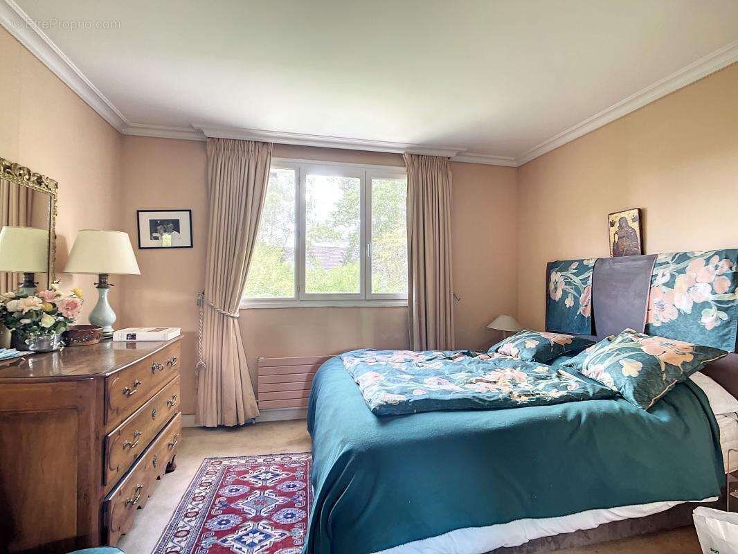 Maison à VOISINS-LE-BRETONNEUX