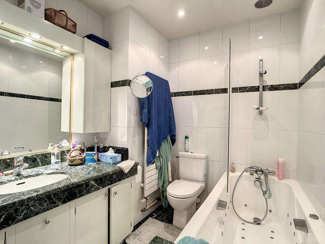 Maison à VOISINS-LE-BRETONNEUX