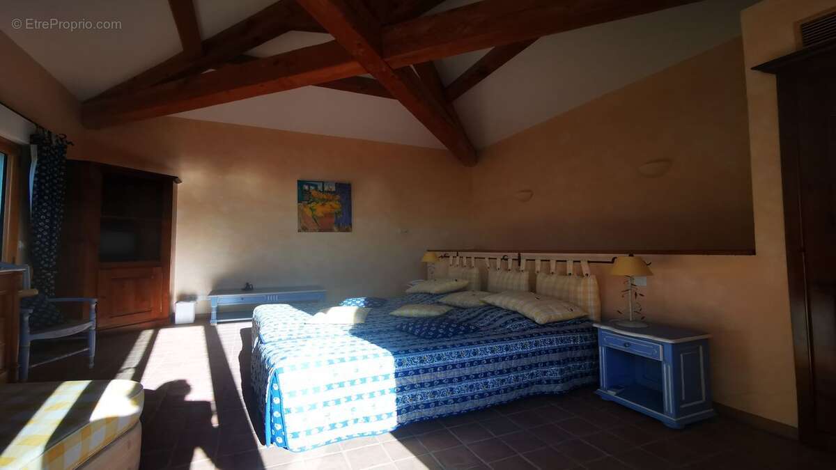 Maison à LES ISSAMBRES