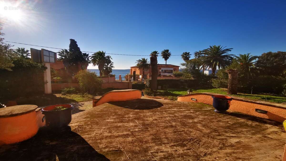 Maison à LES ISSAMBRES