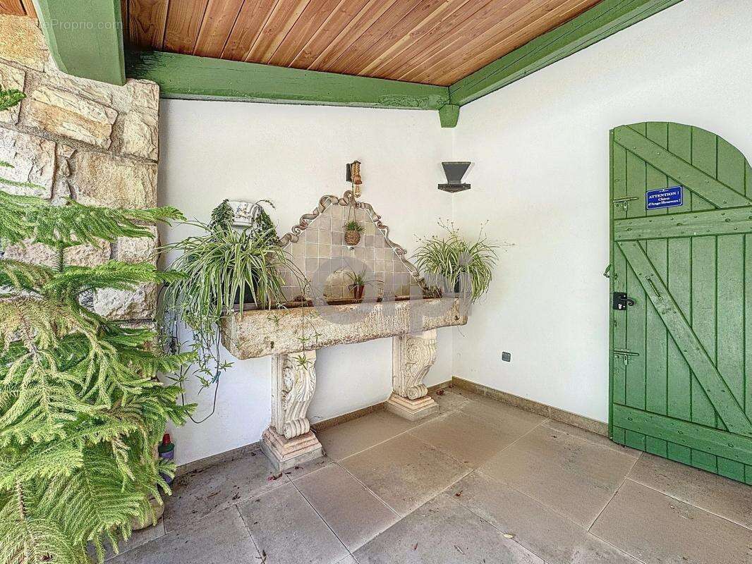 Maison à ROQUEBRUNE-SUR-ARGENS