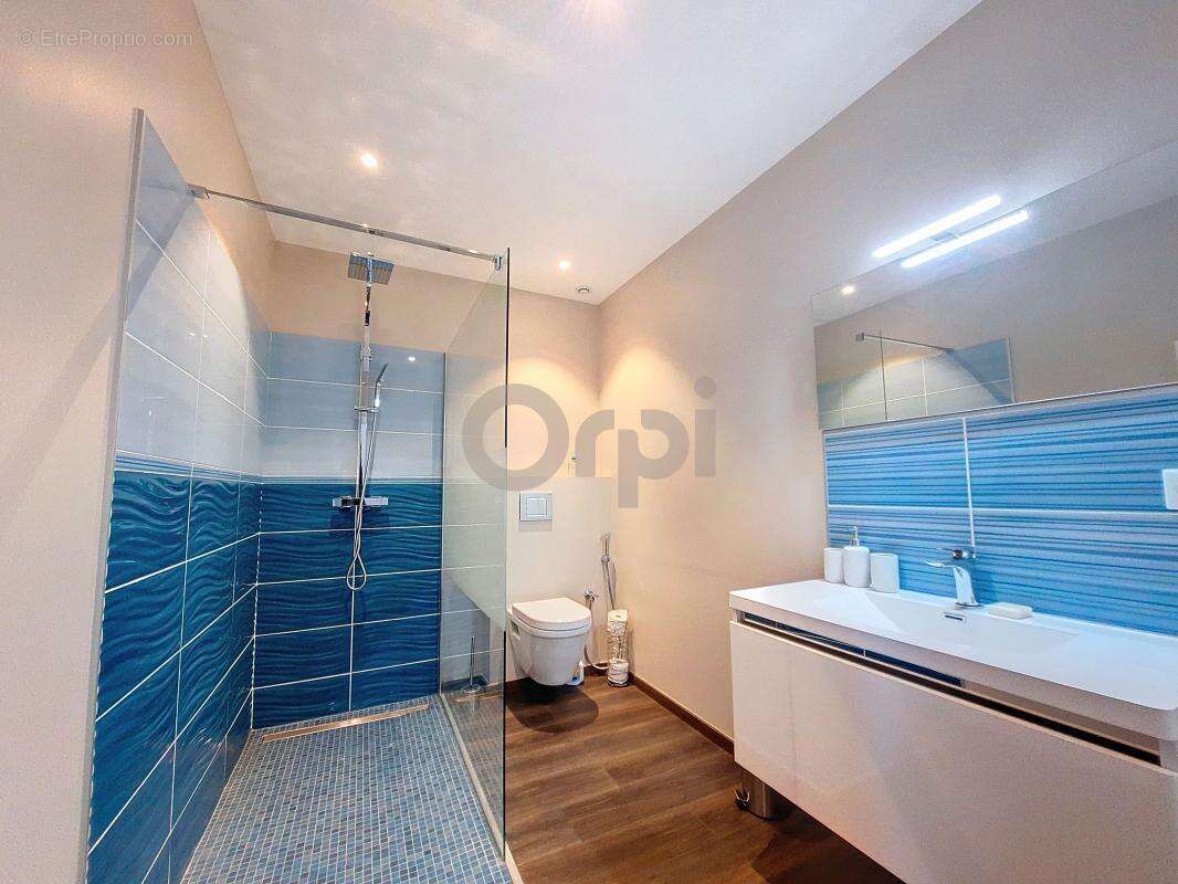 Maison à ROQUEBRUNE-SUR-ARGENS