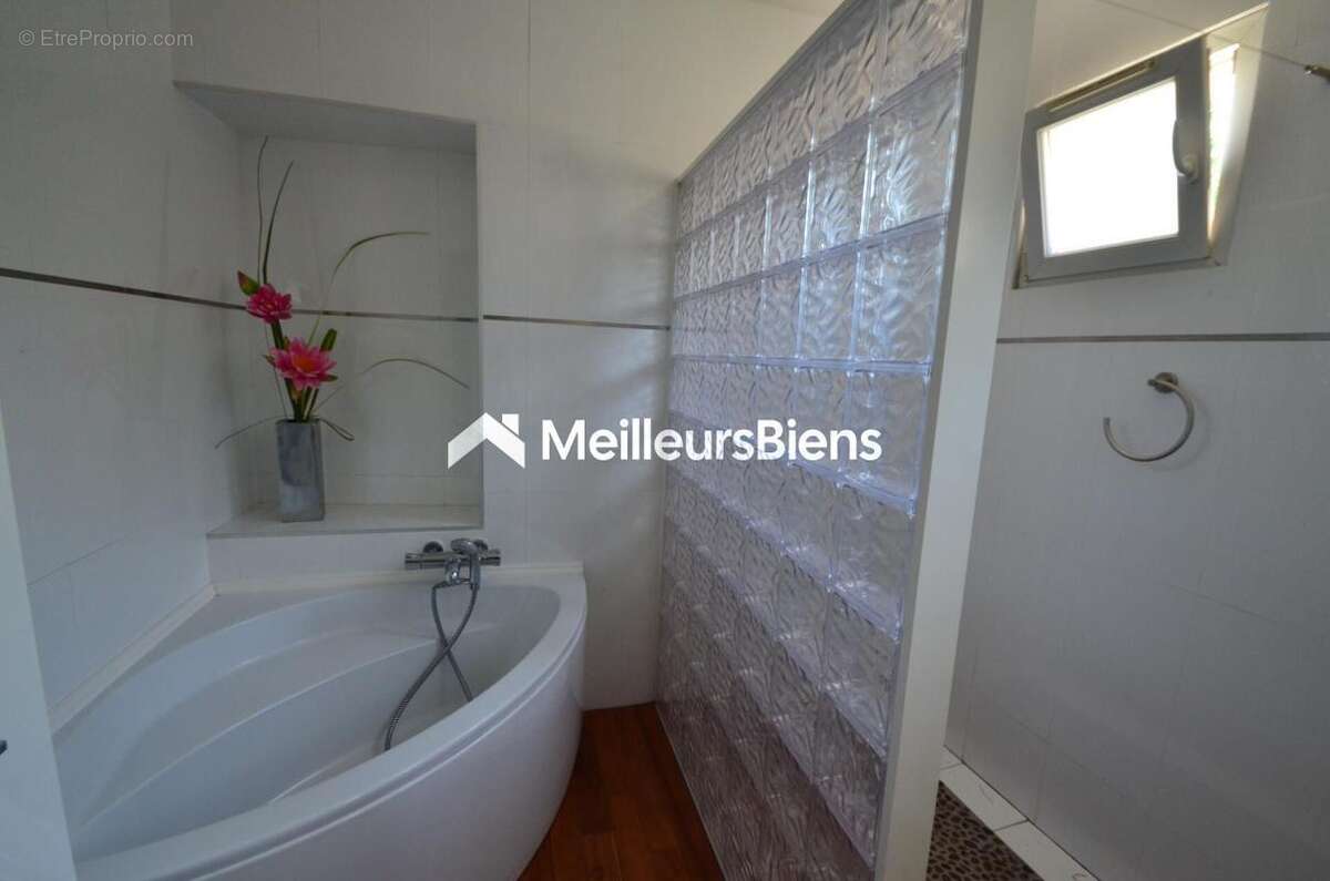 Maison à SATHONAY-CAMP