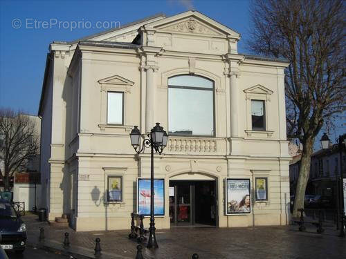 Commerce à SAINT-MAUR-DES-FOSSES