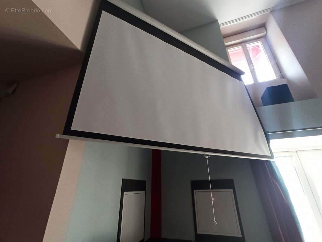 Commerce à EYMOUTIERS