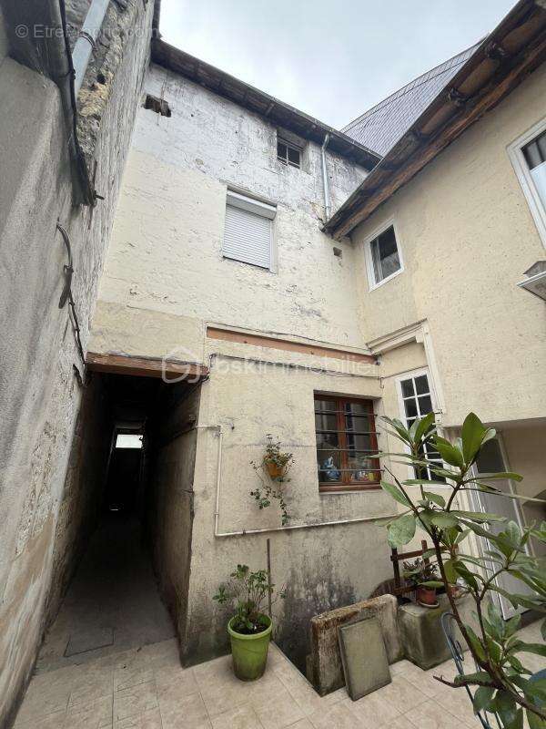 Appartement à LA CHARTRE-SUR-LE-LOIR