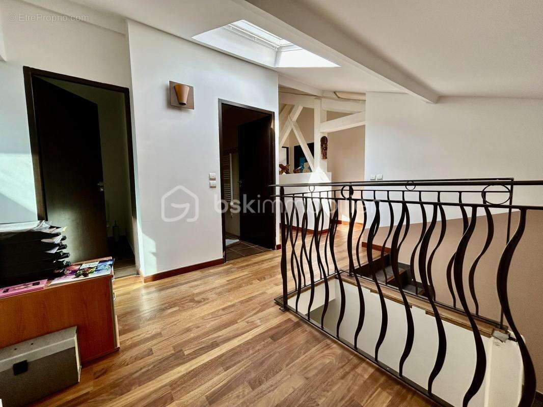 Maison à VERNOU-LA-CELLE-SUR-SEINE