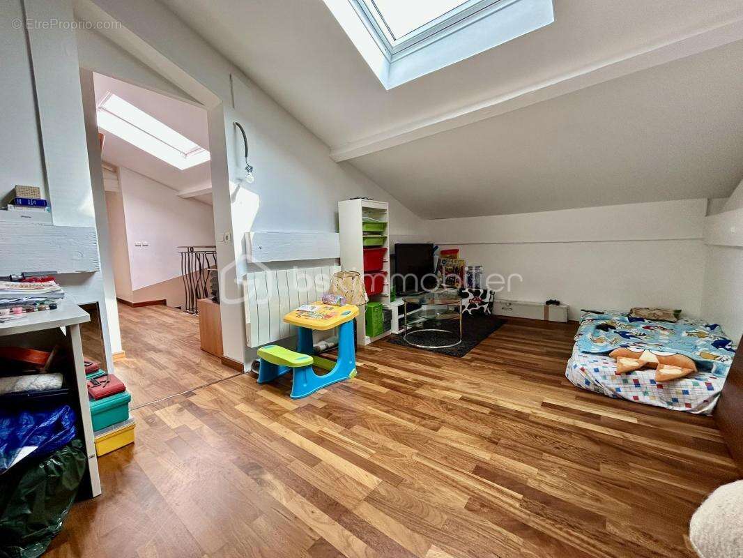 Maison à VERNOU-LA-CELLE-SUR-SEINE