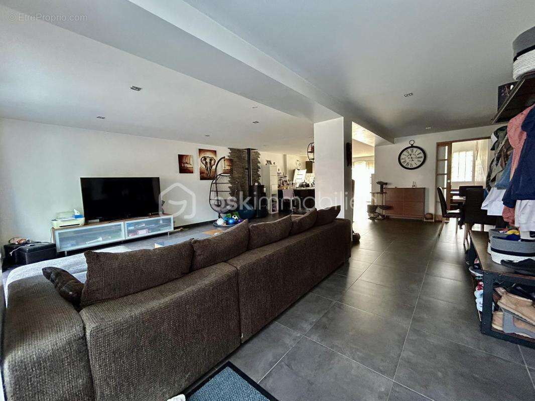 Maison à VERNOU-LA-CELLE-SUR-SEINE