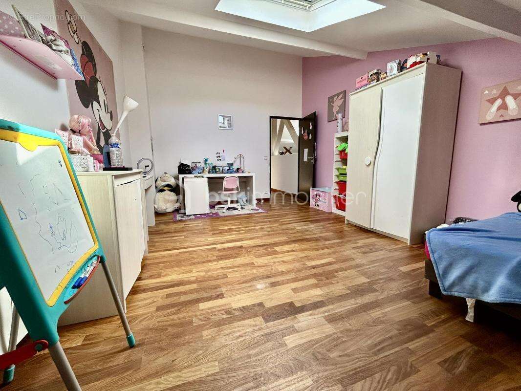 Maison à VERNOU-LA-CELLE-SUR-SEINE