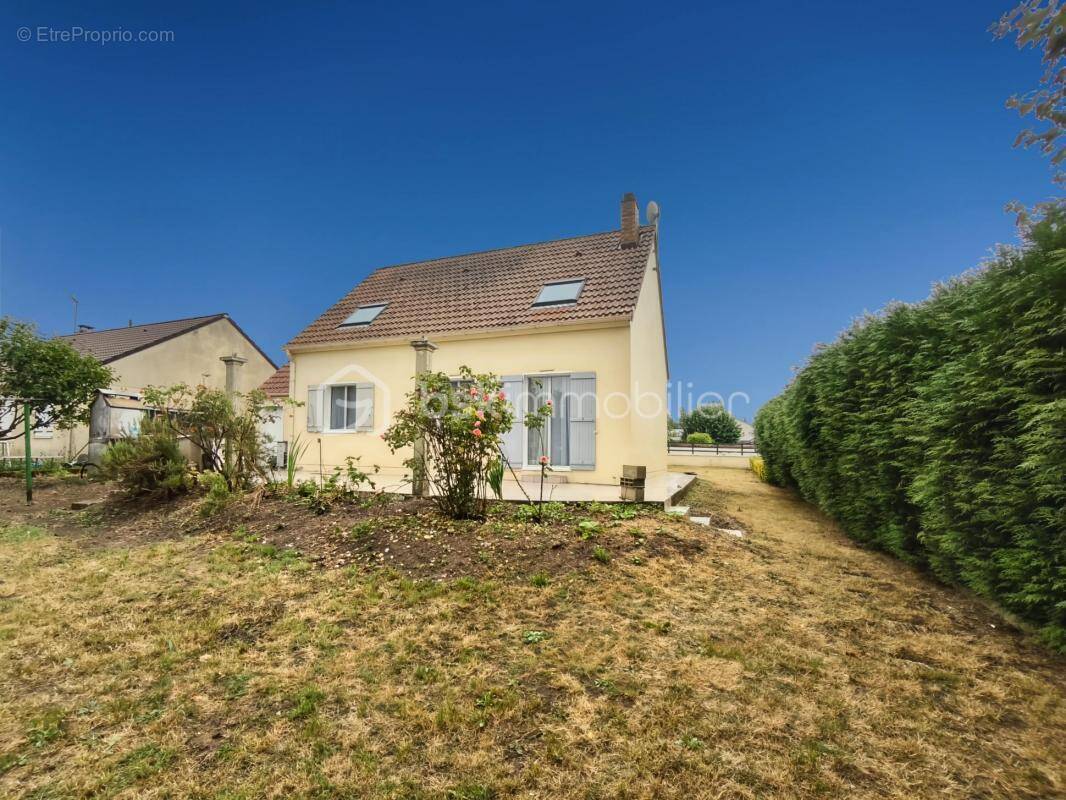 Maison à DAMMARTIN-EN-GOELE