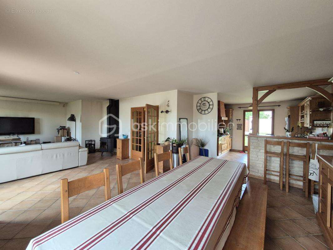 Maison à SOISY-SUR-ECOLE