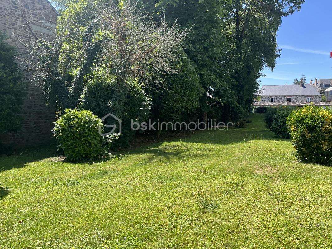 Appartement à FOUGERES