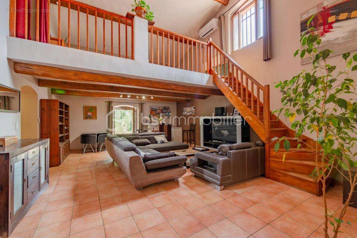 Maison à ROQUEBRUNE-SUR-ARGENS