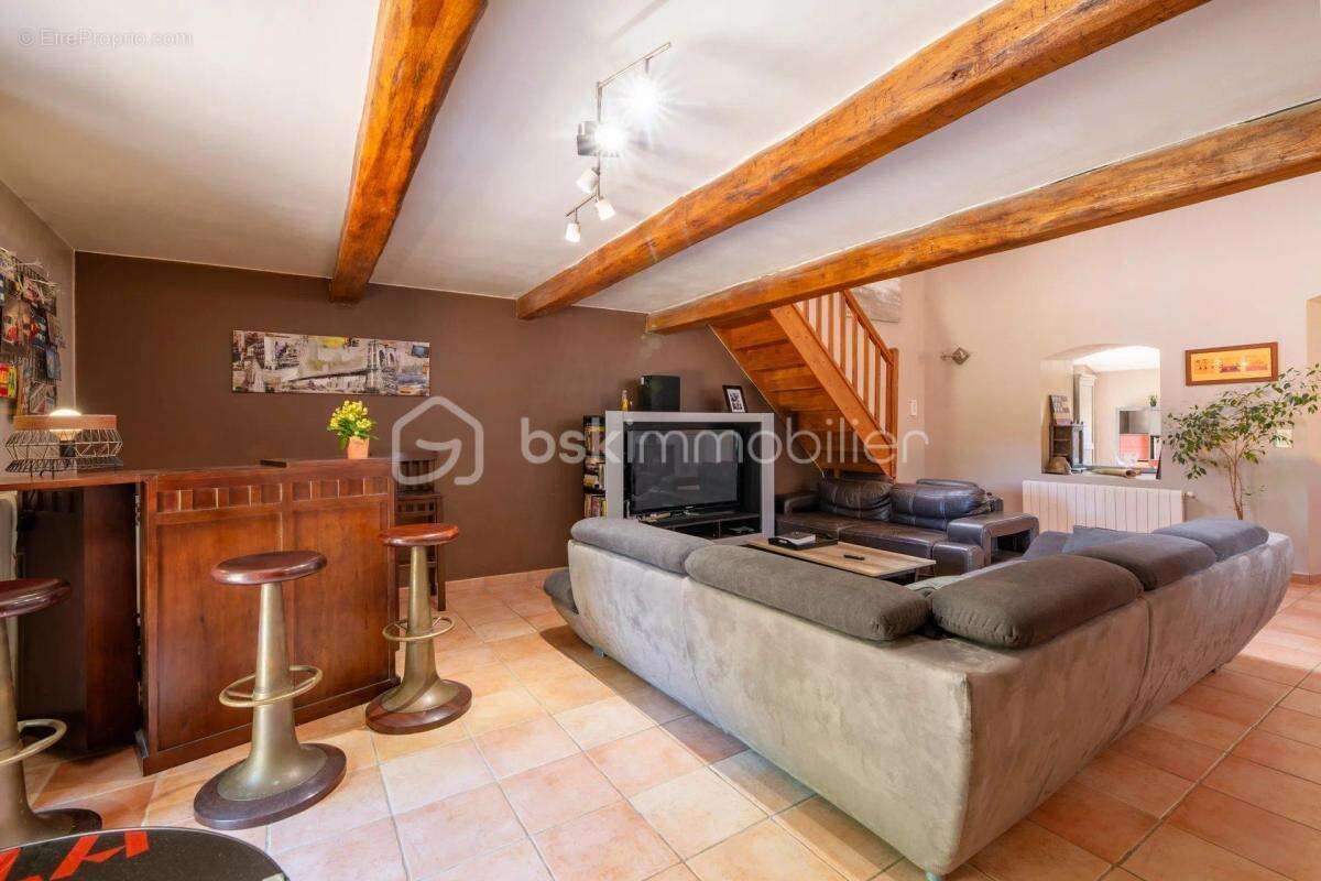 Maison à ROQUEBRUNE-SUR-ARGENS