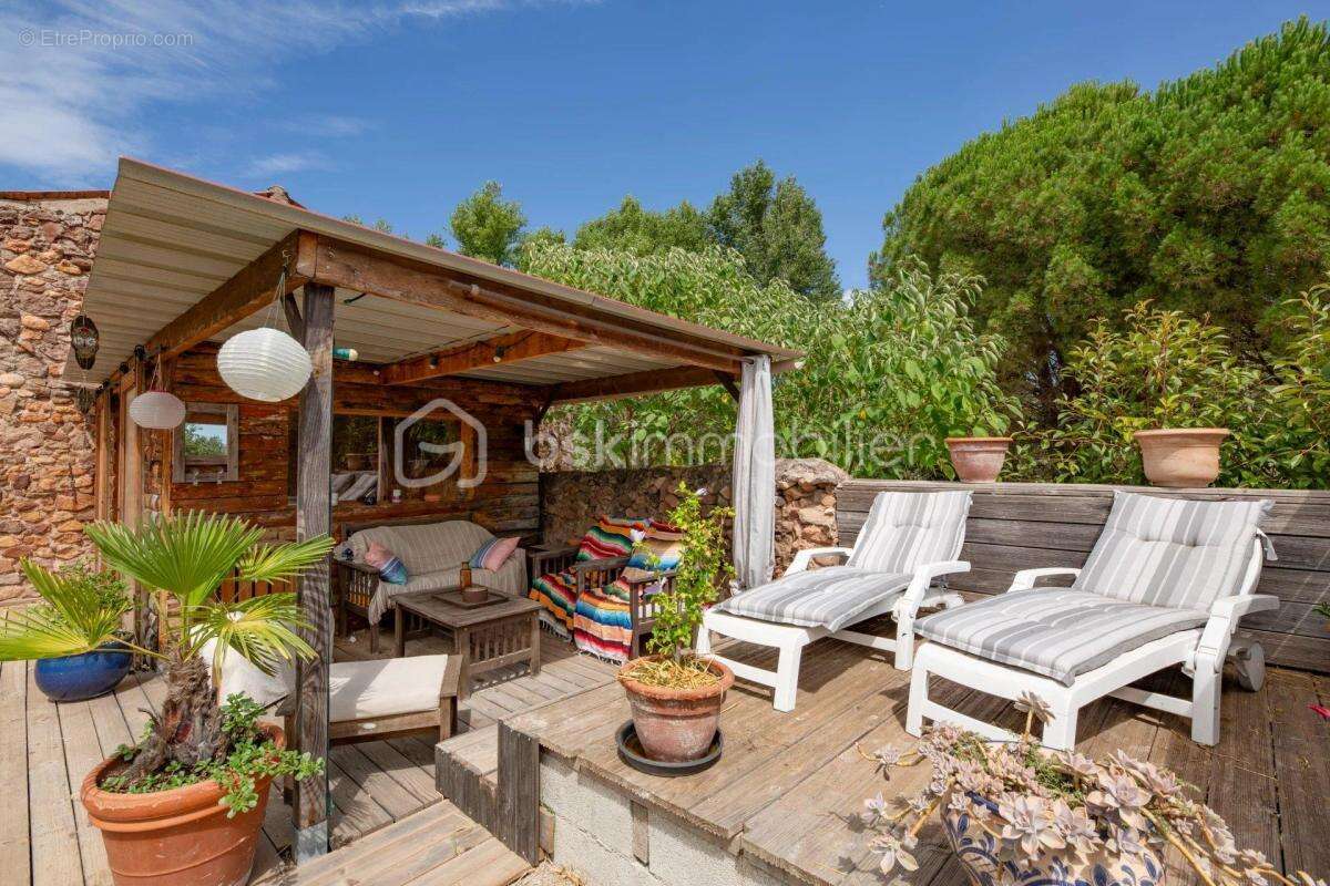 Maison à ROQUEBRUNE-SUR-ARGENS