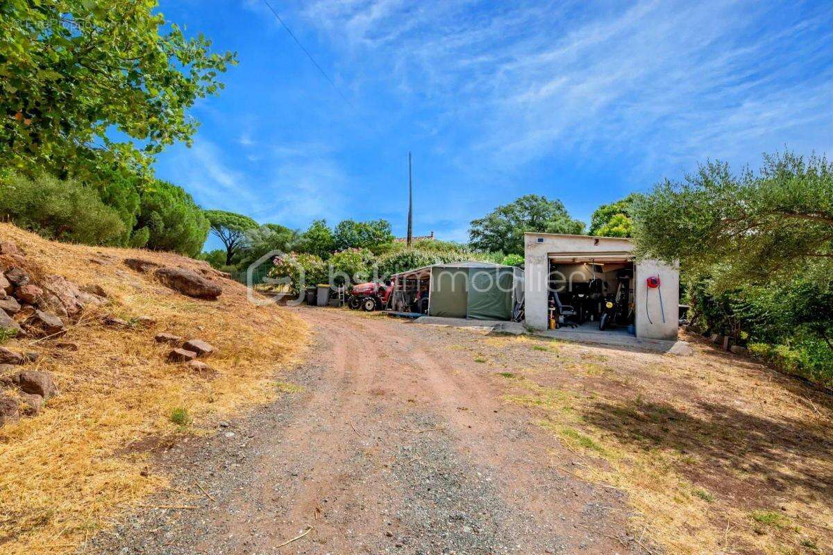 Maison à ROQUEBRUNE-SUR-ARGENS