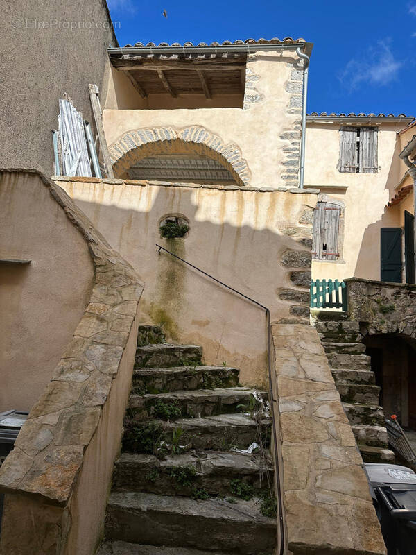 Maison à SAINT-MAURICE-NAVACELLES