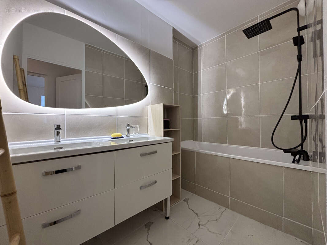 Appartement à SAINT-GENIS-LAVAL