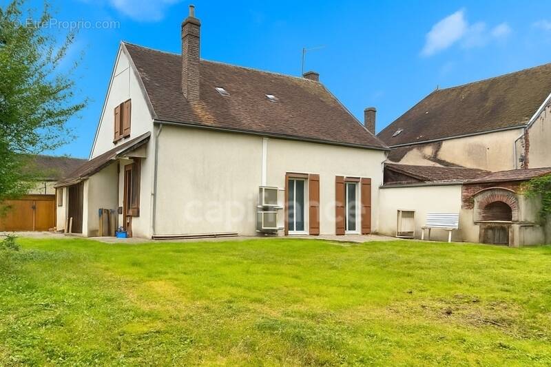 Maison à ARCES-DILO