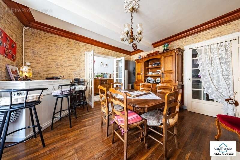 Maison à ALISE-SAINTE-REINE