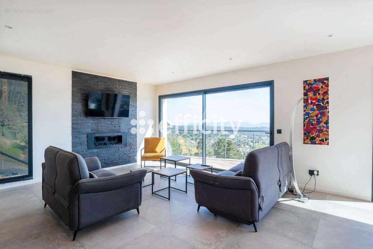 Maison à DRAGUIGNAN