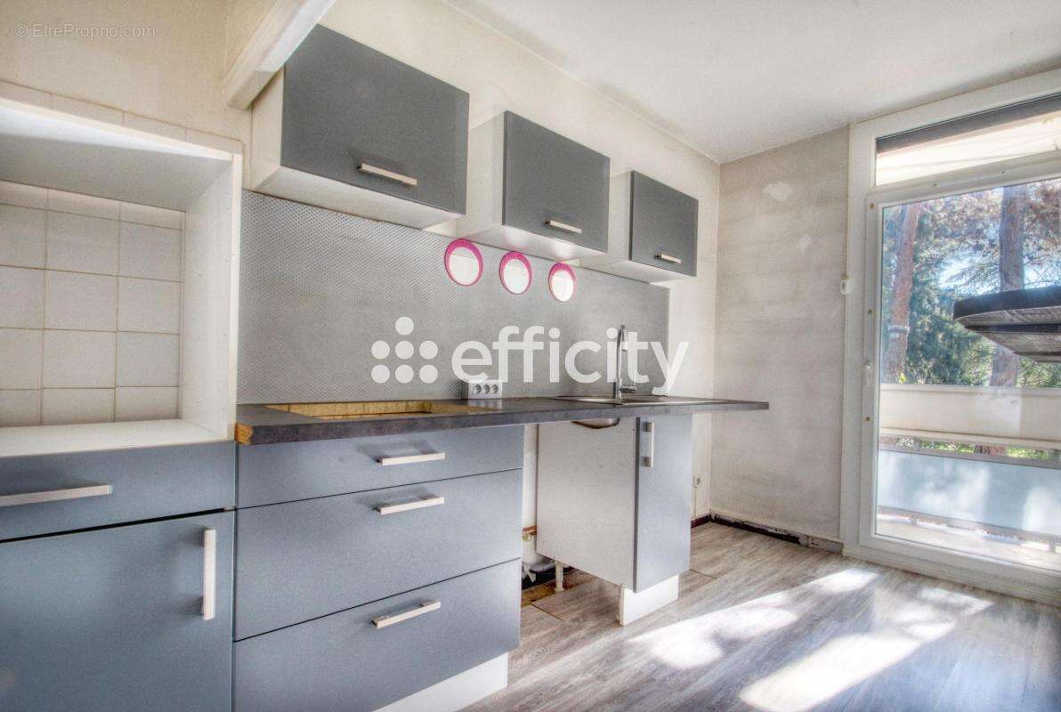 Appartement à MARSEILLE-12E