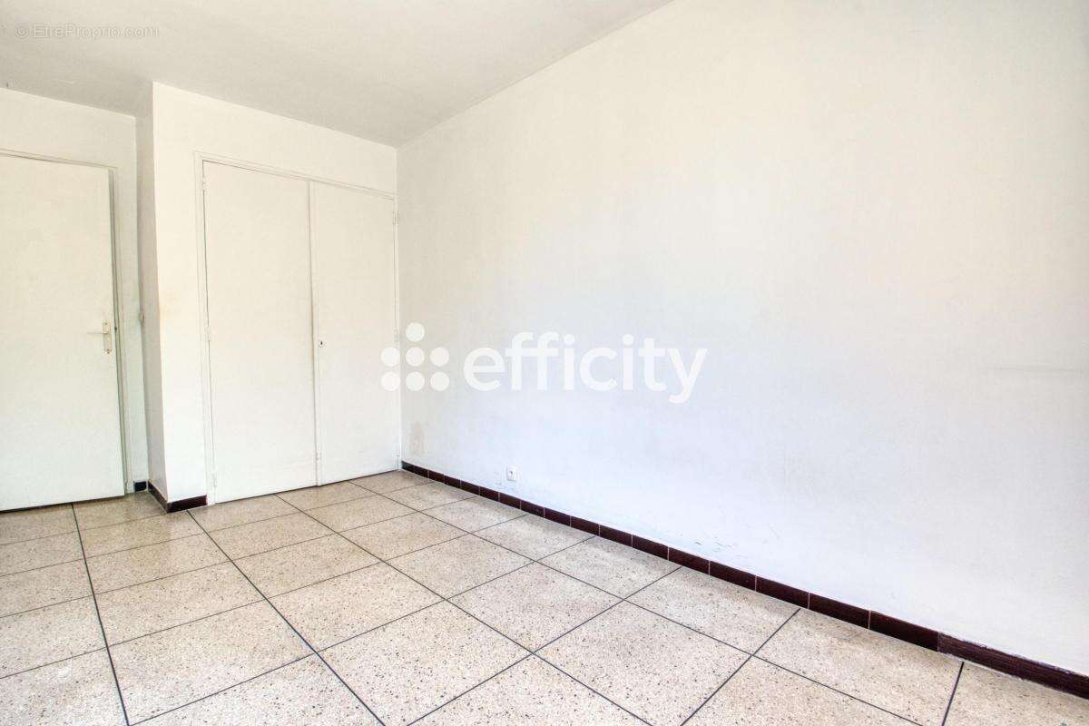 Appartement à MARSEILLE-12E