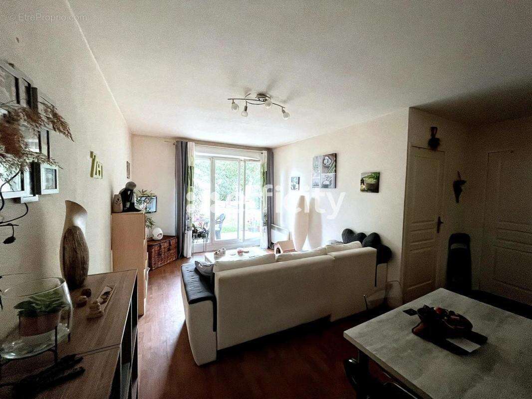 Appartement à PINEUILH