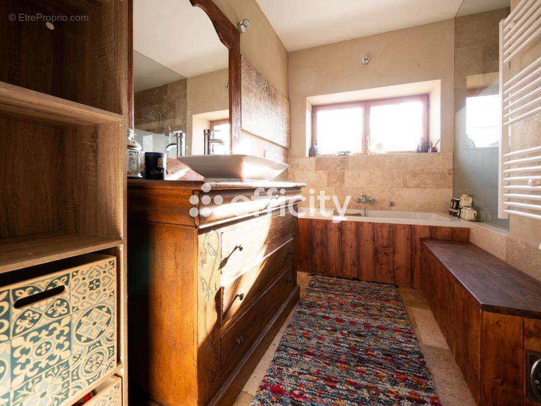 Maison à LA CHAPELLE-DE-SURIEU